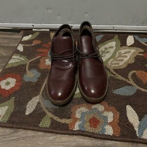 Elegant Burgundy Leather Chukka Boots